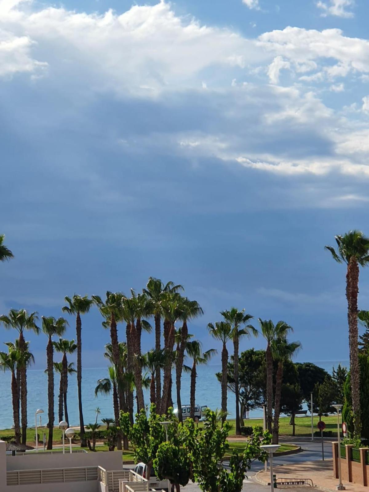 Mondrian Magic World - Sea View First Line Of The Beach Oropesa del Mar Exterior foto